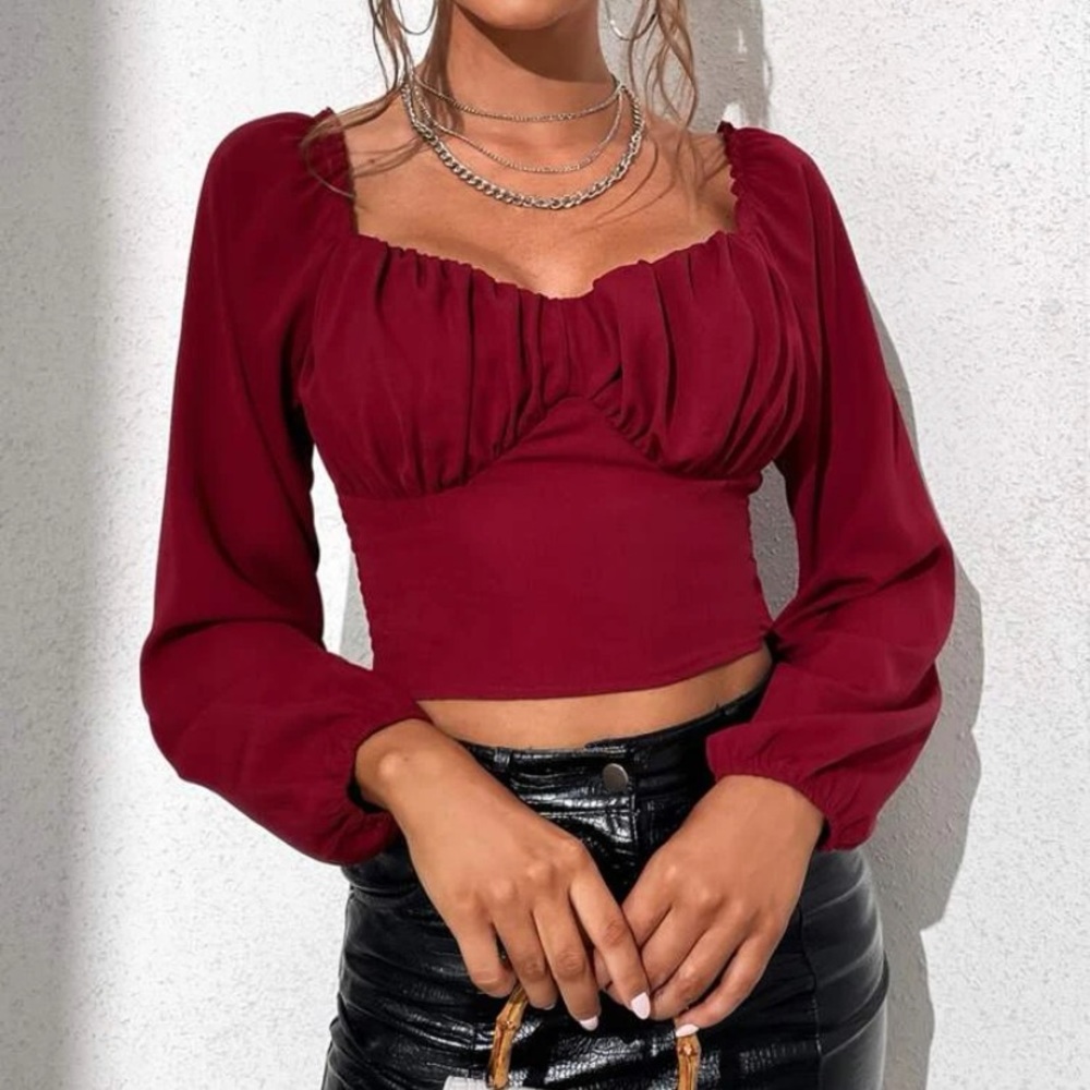 Sweetheart neck lateen sleeve crop ruched blouse